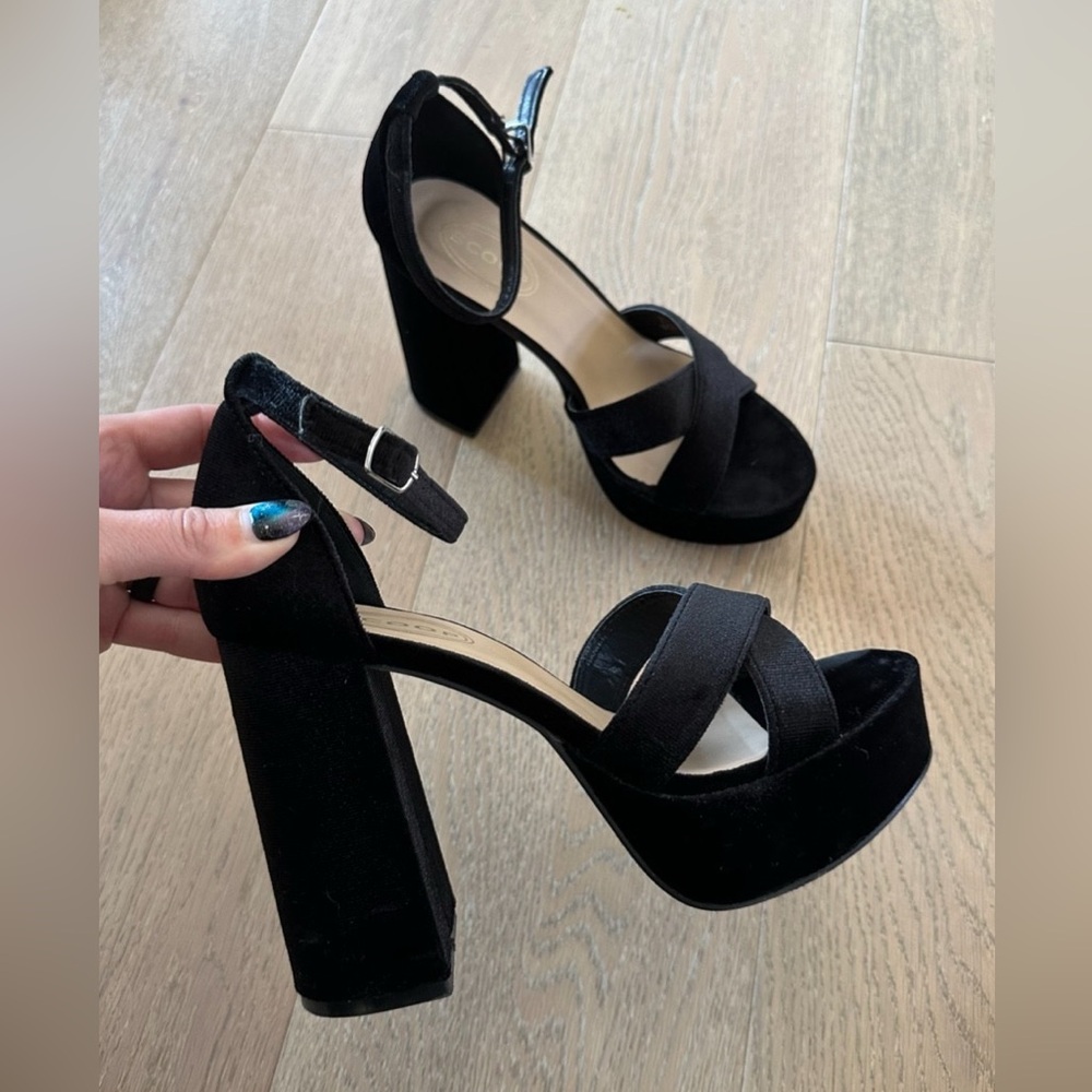 Scoop Black Velvet Platform Heeled Sandals